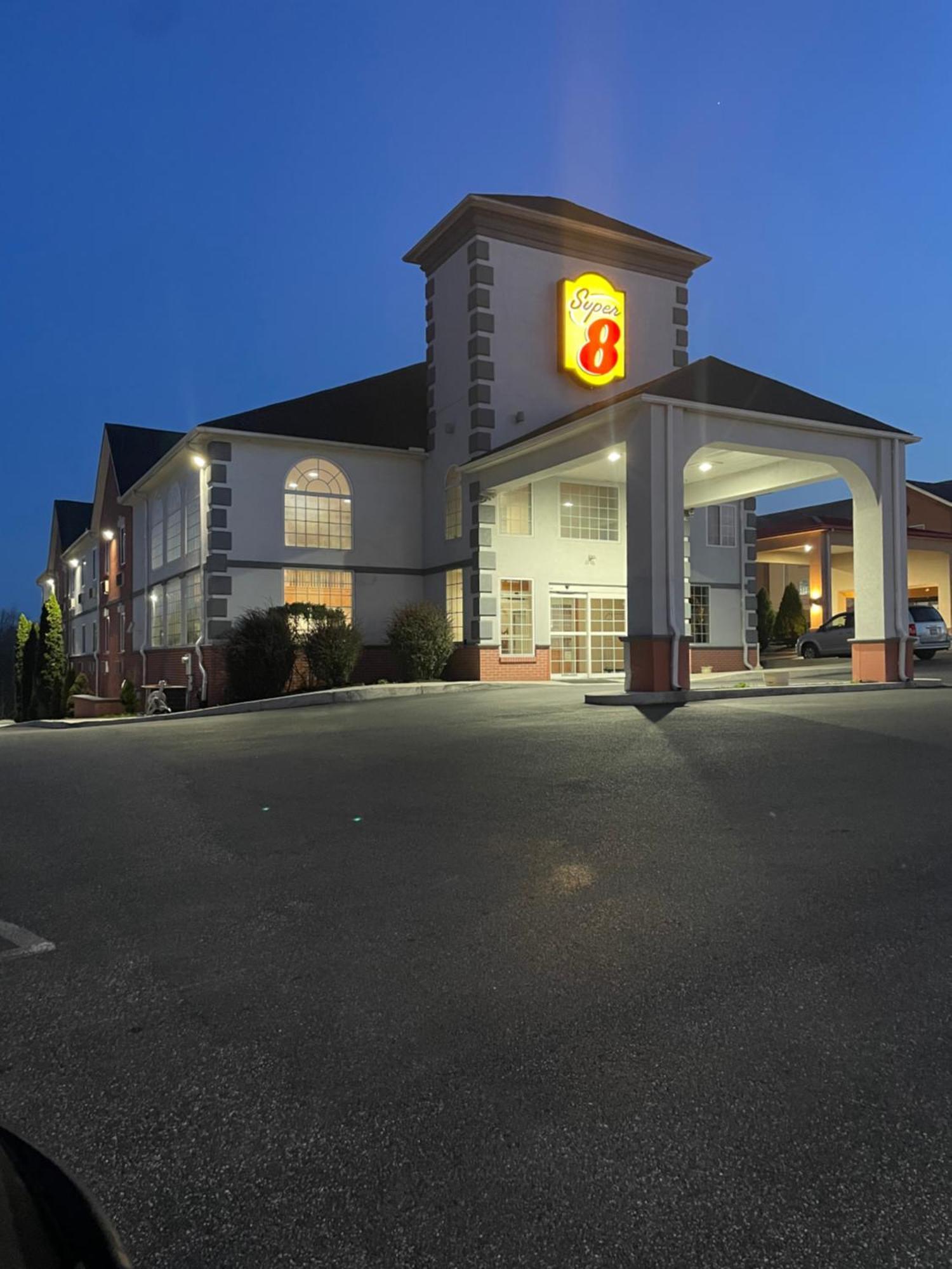 Super 8 By Wyndham Harrisburg Hershey North Εξωτερικό φωτογραφία